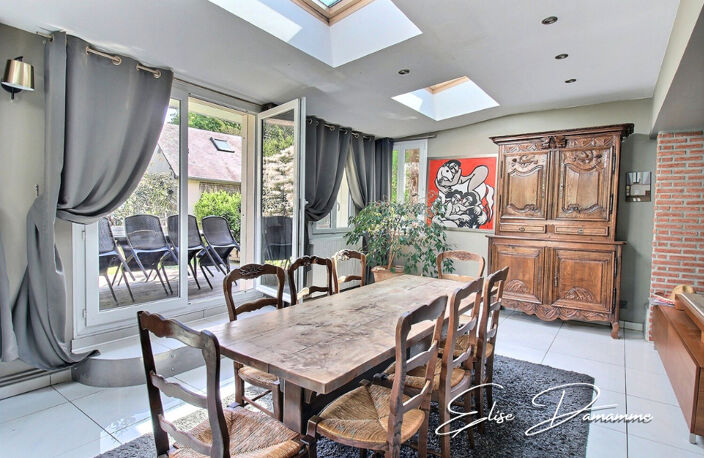 Laissez-vous surprendre: Grande maison 5 chambres, piscine intérieure, salle de billard, jardin, garage double — photo 5