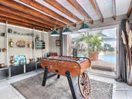 Laissez-vous surprendre: Grande maison 5 chambres, piscine intérieure, salle de billard, jardin, garage double — photo 3