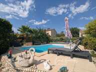 Maison individuelle de plain-pied avec piscine et terrain clos de 558m² — photo 4