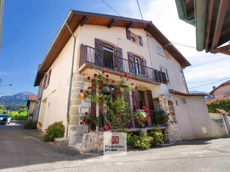 Voreppe (38340) - Maison de village T6 - 5 chambres - Balcon - Cave - Grenier — photo 1