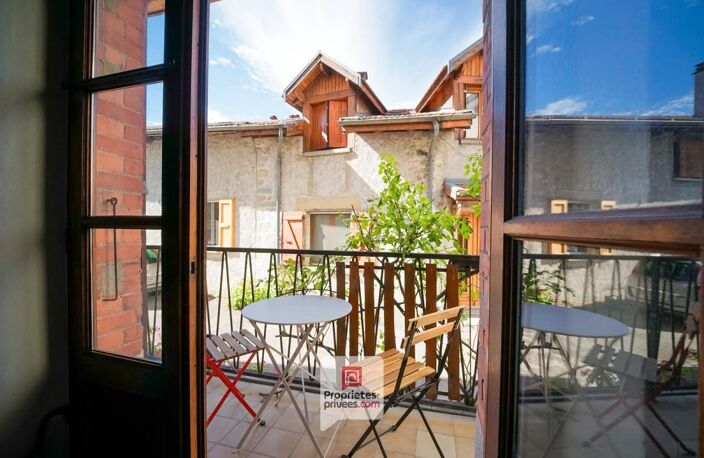 Voreppe (38340) - Maison de village T6 - 5 chambres - Balcon - Cave - Grenier — photo 2