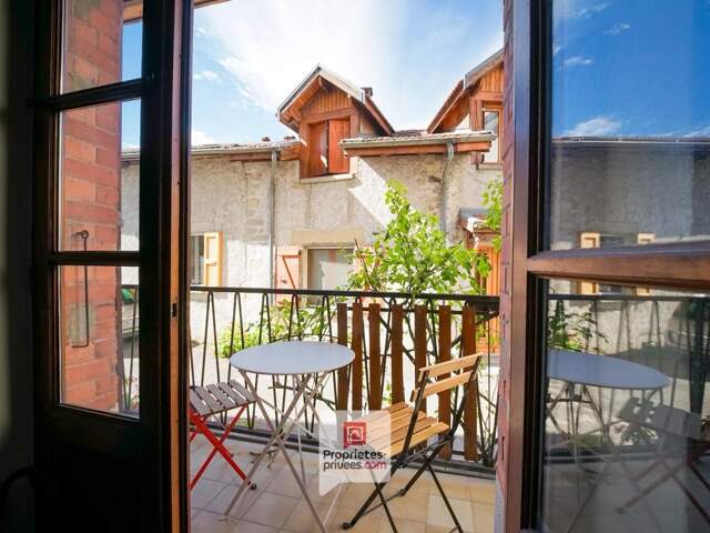 Voreppe (38340) - Maison de village T6 - 5 chambres - Balcon - Cave - Grenier — photo du bien