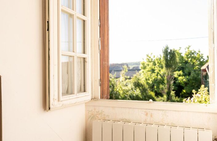 LIEUX UNIQUES ® PROPRIÉTÉS PRIVÉES -  PROPOSE ANCIEN COUVENT DE 173 M² SUR UN TERRAIN DE 1.600 M² - AZÉ - GARE TGV VENDÔME — photo 2