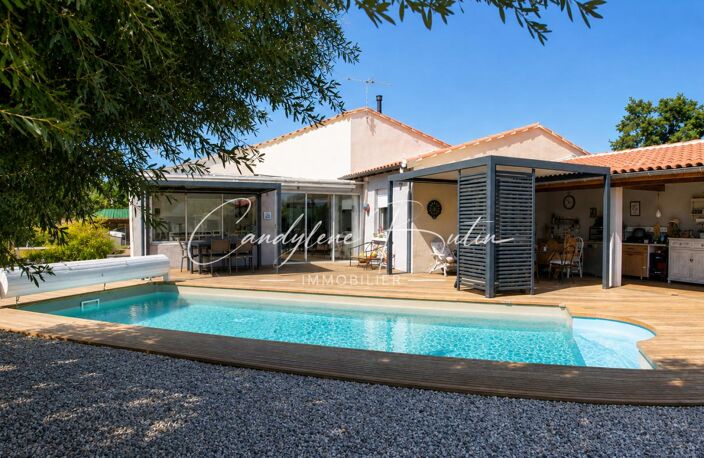 VILLA DE PLAIN-PIED , 164.7 M² ,4 CHAMBRES , 3 SUITES ?,PISCINE , TERRAIN 1 025 M² — photo 2