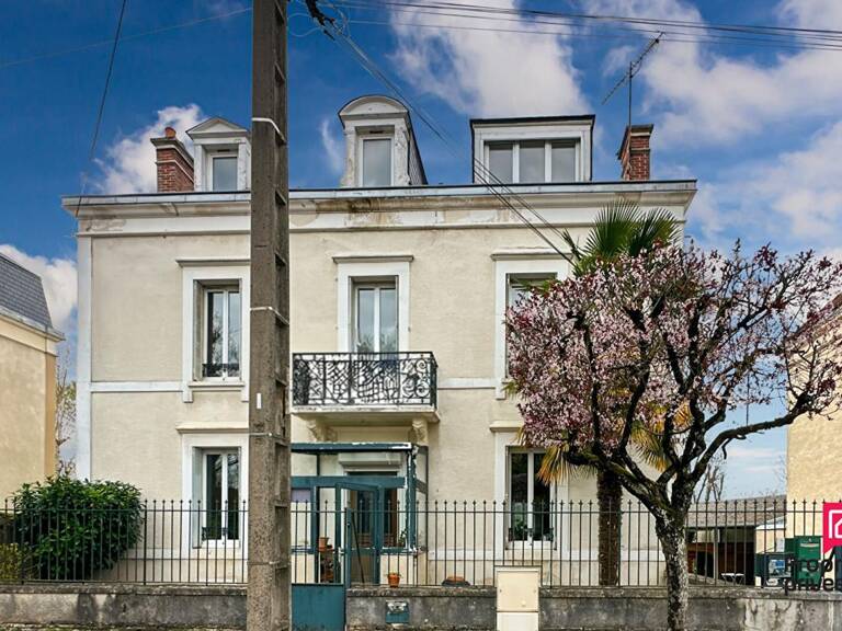 Maison Avallon 8 pièce(s) 200 m2 — photo 1