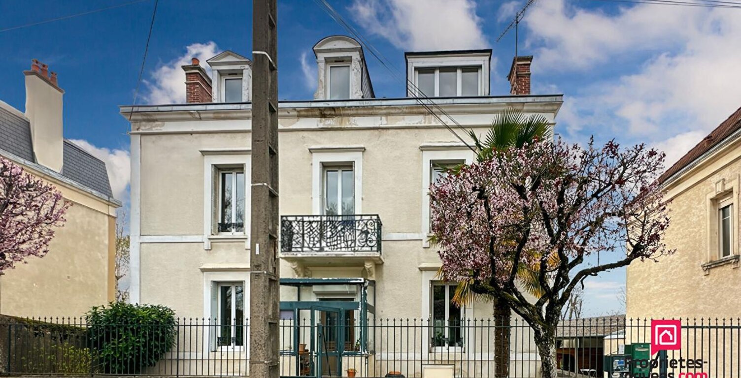 Maison Avallon 8 pièce(s) 200 m2 — photo 1