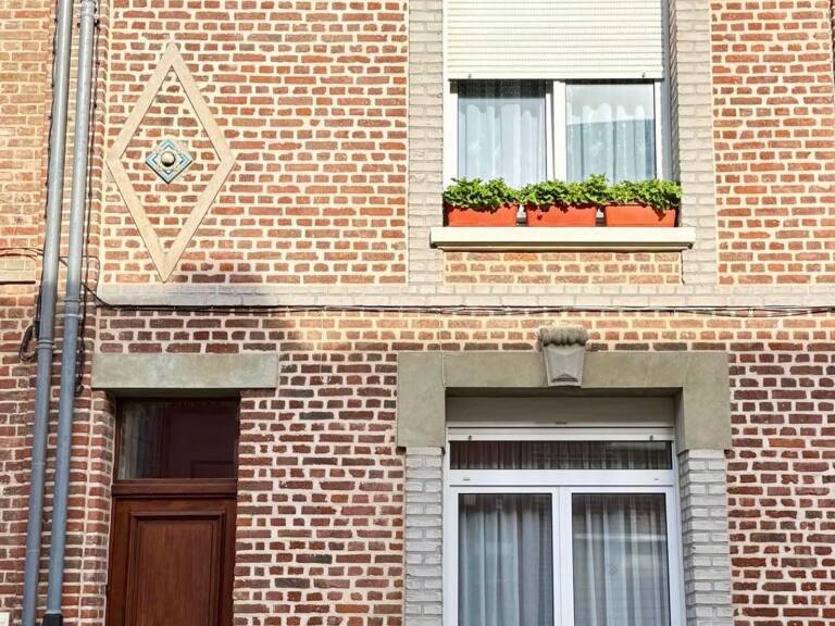 EXCLUSIVITÉ À AMIENS  3 CHAMBRES, BUREAU, COUR ET GARAGE POSSIBLE ! — photo 1