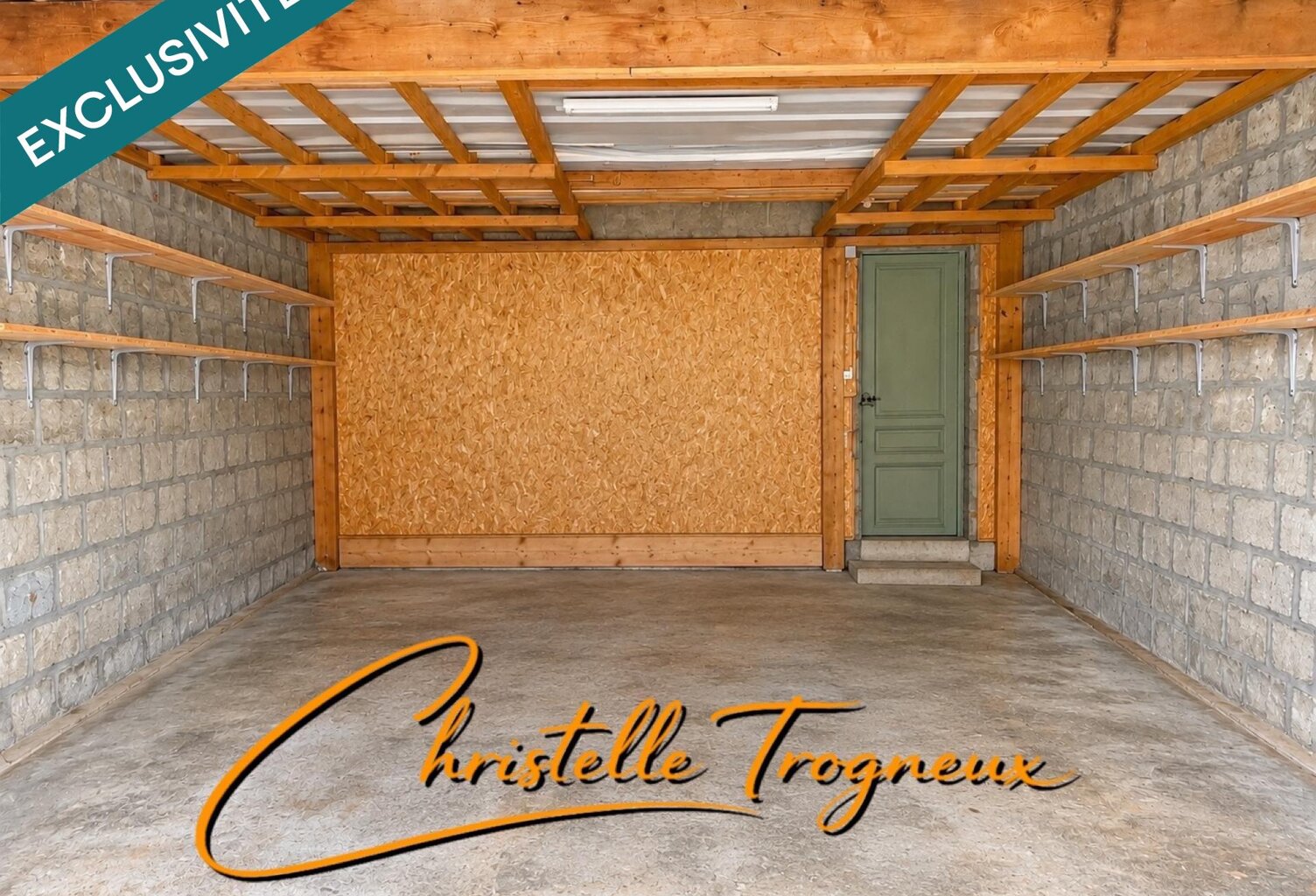 RARE  DOUBLE GARAGE AVEC JARDIN — photo 1