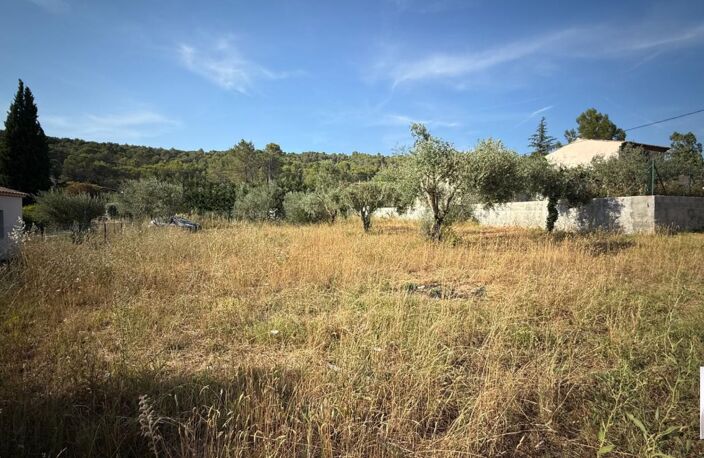 Terrain Constructible et viabilisé Salernes 1300 m2 avec cabanon cadastré — photo 3