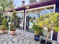 Maison avec piscine et grand garage — photo 2