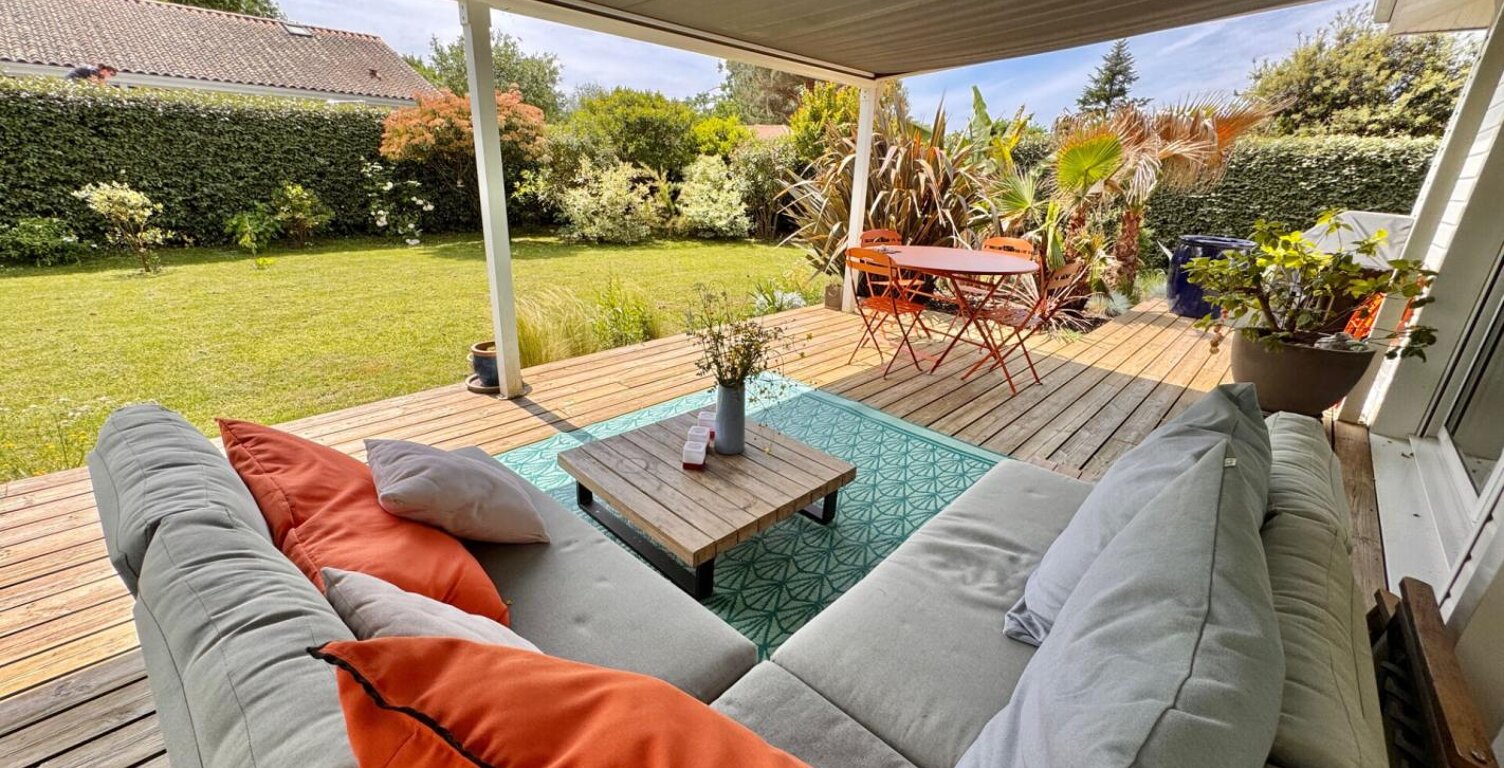 Superbe villa de plain-pied, sur beau jardin intimiste — photo 1