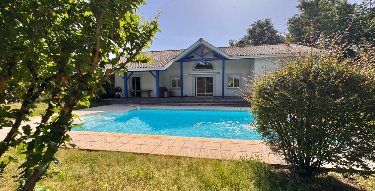Grande villa "atypique" avec piscine — photo 1
