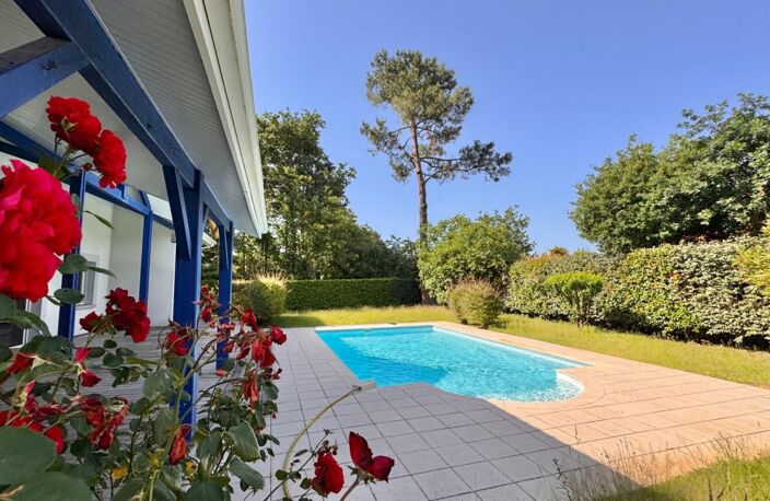 Grande villa "atypique" avec piscine — photo 2