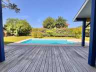 Grande villa "atypique" avec piscine — photo 3