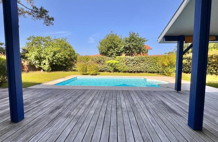 Grande villa "atypique" avec piscine — photo 3
