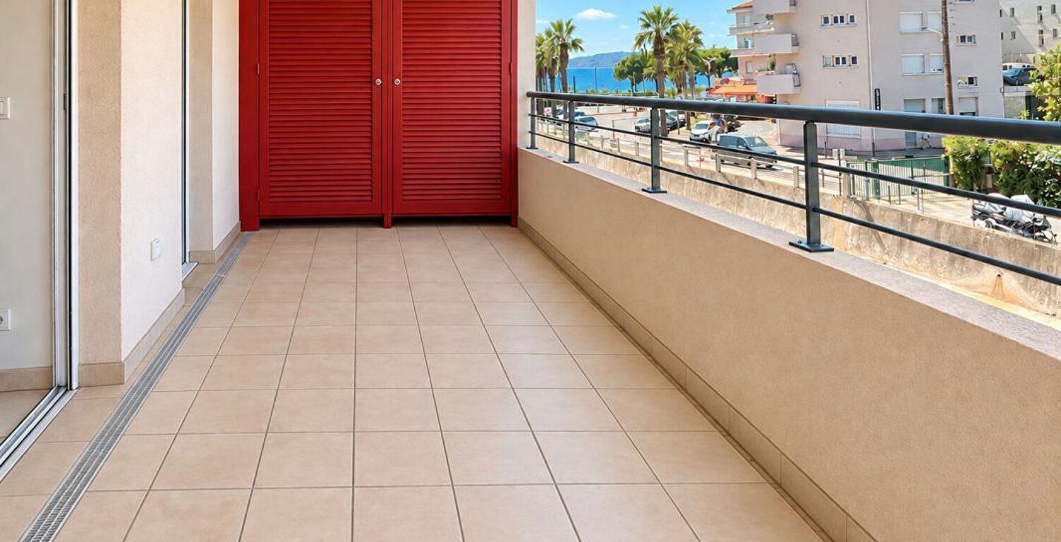 Saint-Raphaël-Vieux Port -T4, 91m2 - grande terrasse - climatisation- 2 grands garages avec espaces de stockage — photo 1