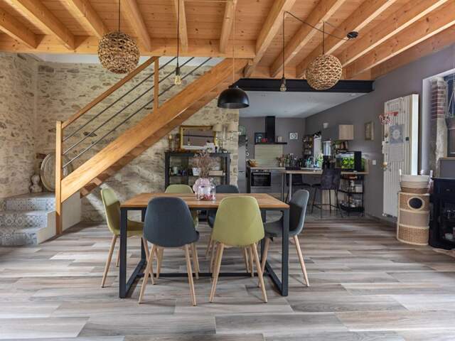 Maison Gorges 5 P . 3 Chs . Bureau . Garage . 135.89 M² . T 667 M² . Terrasses . Préau . Abri — photo du bien