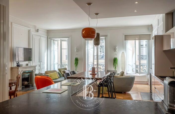 Lyon 1er – Rue Longue – Appartement de caractère de 117,35 m² avec cave et deux greniers — photo 4