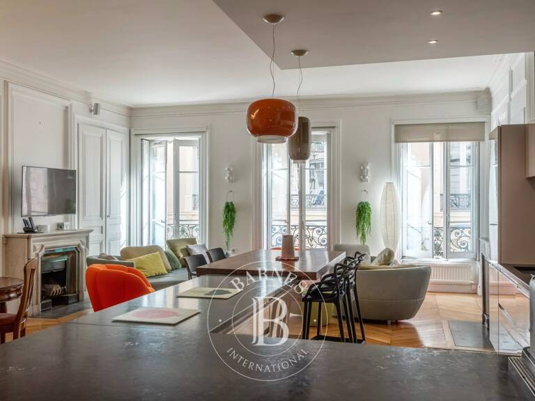 Lyon 1er – Rue Longue – Appartement de caractère de 117,35 m² avec cave et deux greniers — photo 1