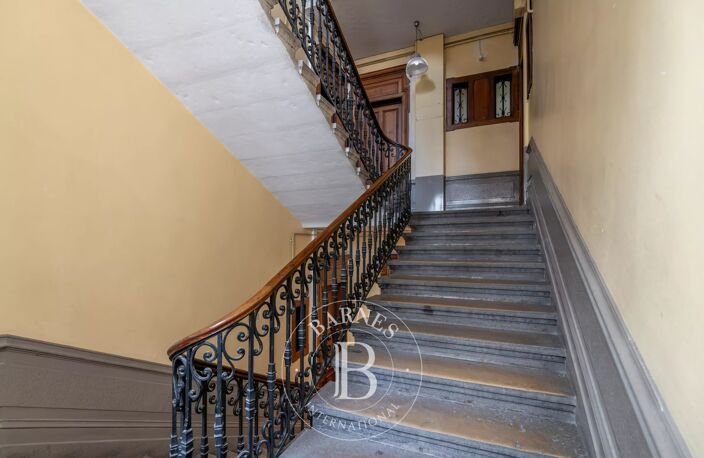 Lyon 1er – Rue Longue – Appartement de caractère de 117,35 m² avec cave et deux greniers — photo 3