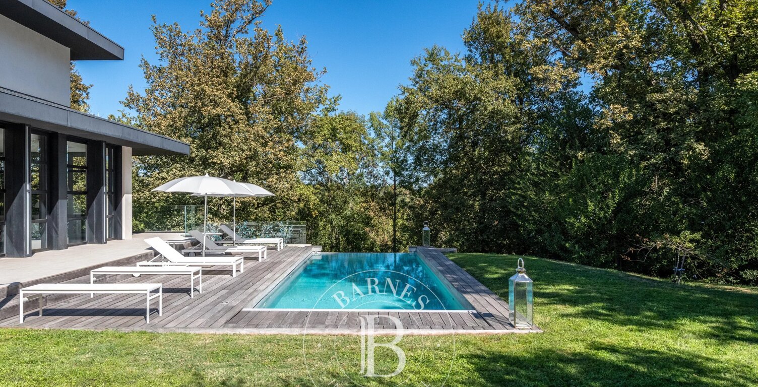 Maison d'architecte 315 m² - piscine et parc de 6647 m² - centre ville — photo 1