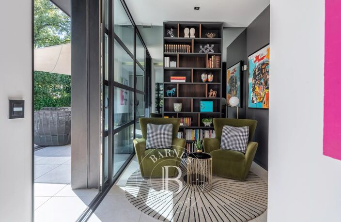 Maison d'architecte 315 m² - piscine et parc de 6647 m² - centre ville — photo 4