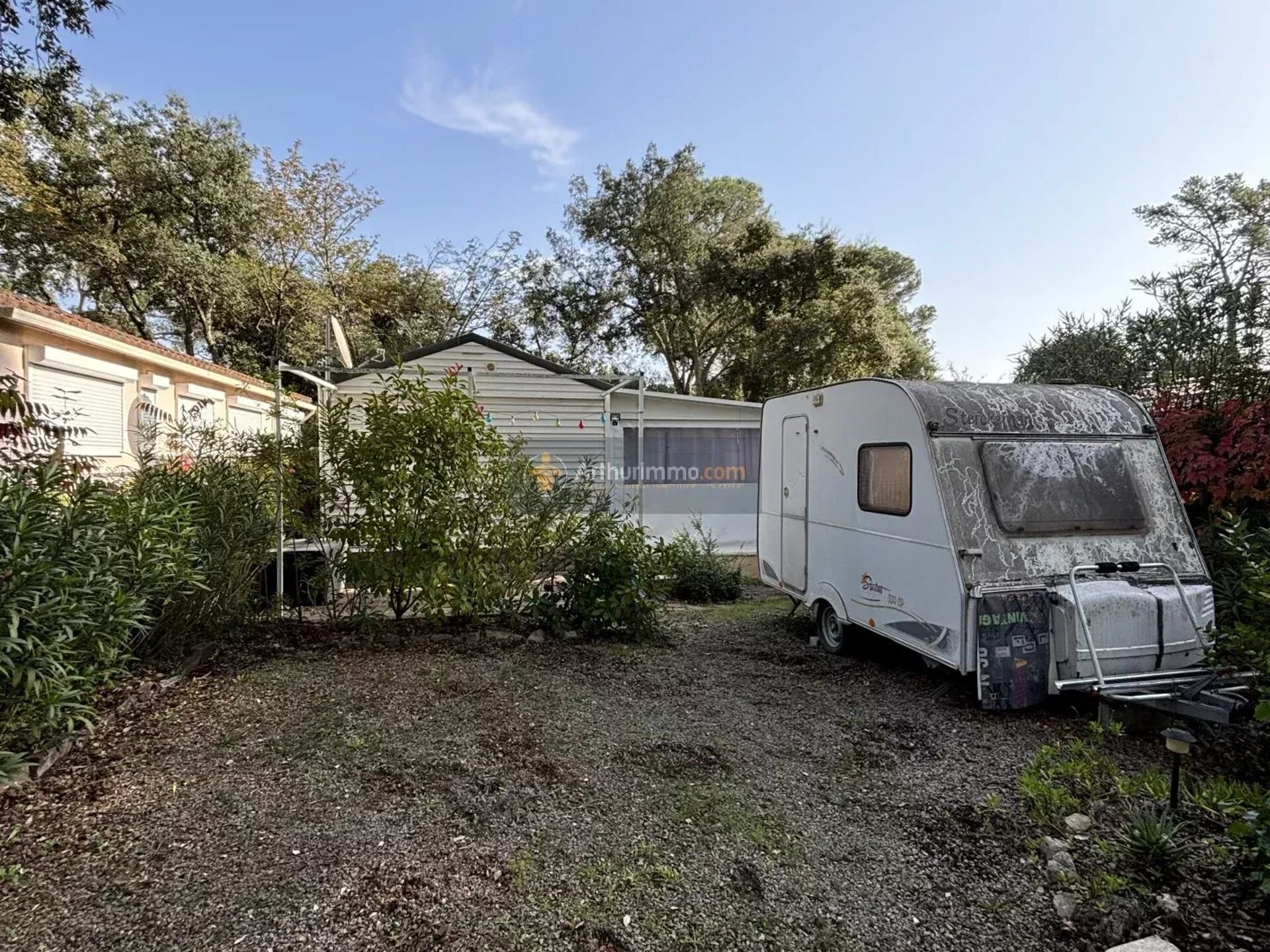Vente Terrain 200 m2 à Fréjus · 120 000 €