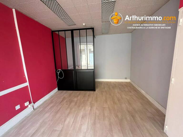 À LOUER – Local commercial 16 m² – Centre-ville de Craon — photo 1