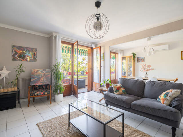 SAINT-JULIEN   APPARTEMENT T3/4 76,82 m2   BALCON   MARSEILL — photo du bien