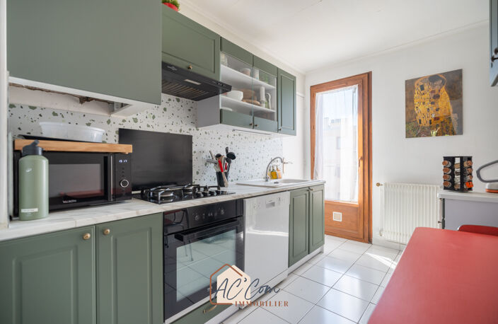 SAINT-JULIEN   APPARTEMENT T3/4 76,82 m2   BALCON   MARSEILL — photo 5