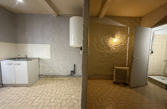 HYÈRES   CENTRE HISTORIQUE - STUDIO 17 m2 - À RÉINVENTER — photo 4