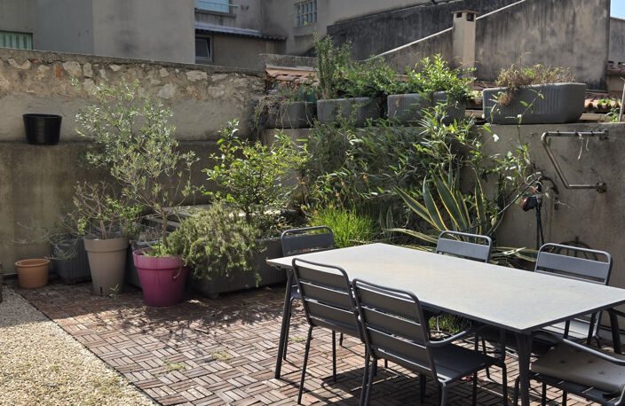 Marseille 4ème   T3 rez-de-jardin + parking boxé, transforma — photo 2