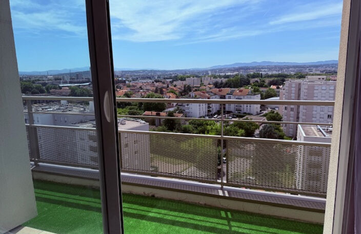 Dernier étage 11 ème avec vue imprenable — photo 3