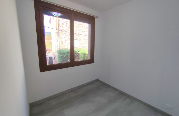 Maison de village avec terrasse et caves — photo 5