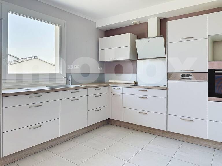 MAISON FAMILIALE AVEC POTENTIEL D'AMENAGEMENT — photo 1