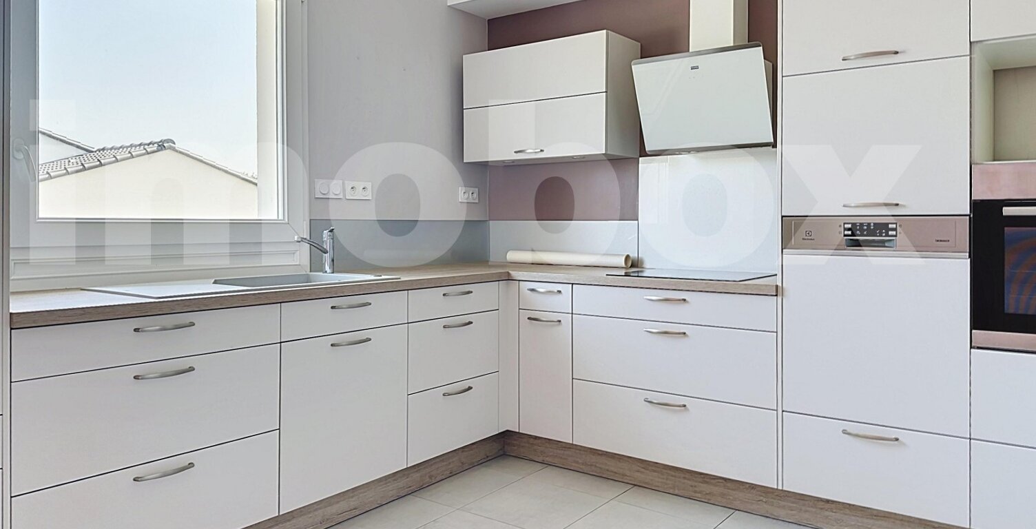 MAISON FAMILIALE AVEC POTENTIEL D'AMENAGEMENT — photo 1