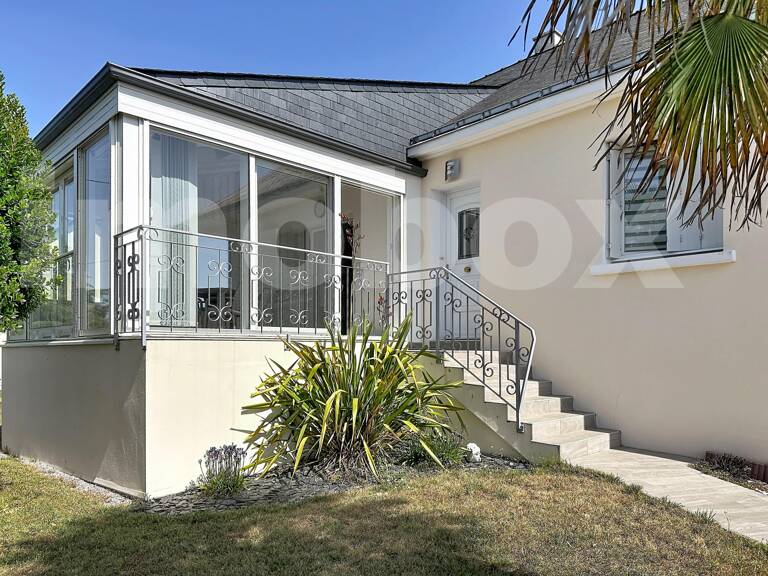 MAISON FAMILIALE AVEC POTENTIEL D'AMENAGEMENT — photo 1