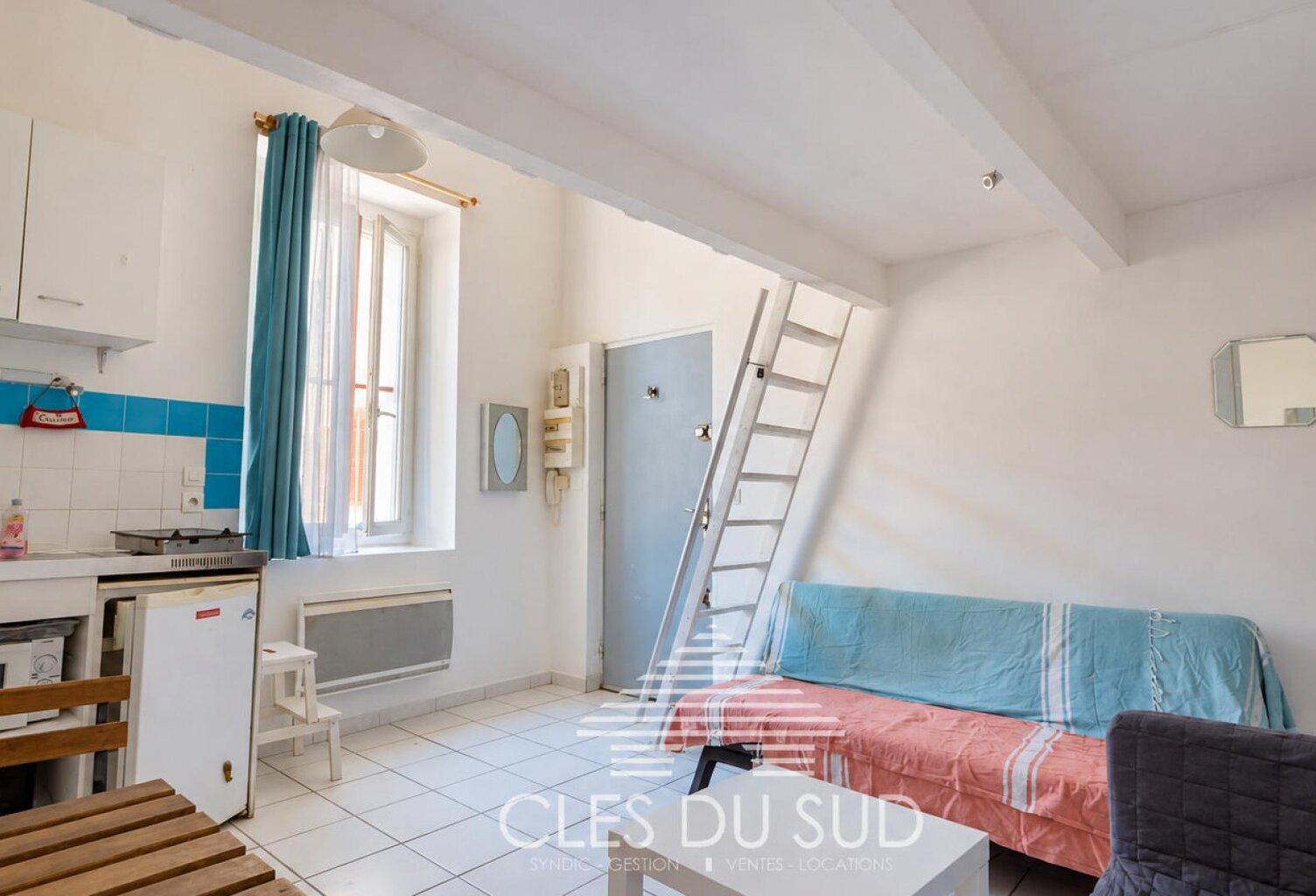 LA GARDE CENTRE – VENTE APPARTEMENT T1 ATYPIQUE 27 M² AVEC BUREA — photo 1