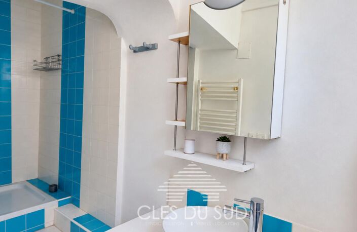 LA GARDE CENTRE – VENTE APPARTEMENT T1 ATYPIQUE 27 M² AVEC BUREA — photo 3