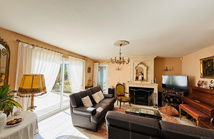 SUPERBE VILLA BOURGEOISE DE STYLE RETHAIS DE 180 M2 SUR UN T — photo 3