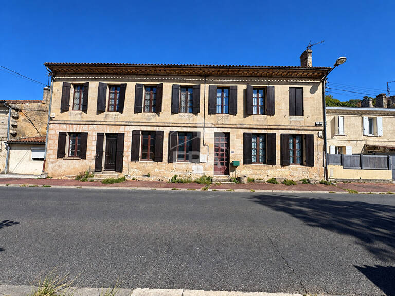 Maison à vendre à Tauriac - 7 pièces, 209 m², travaux à prévoir — photo 1