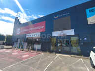 AUXERRE - 9 RUE DU MOULIN DU PRESIDENT - LOCAL DE 87M² AVEC VITRINE ET PARKINGS — photo 2