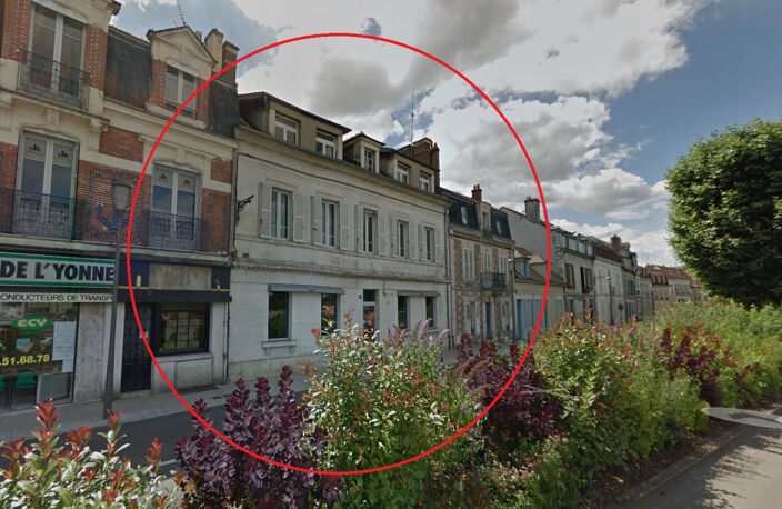 AUXERRE 25 QUAI DE LA REPUBLIQUE - BUREAU DE 15.50M² — photo 2