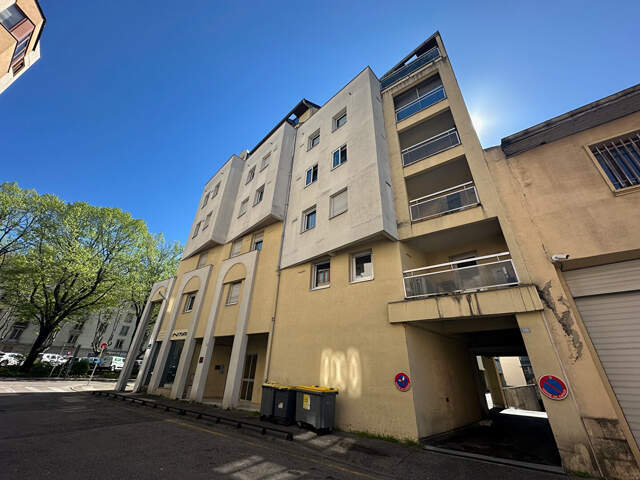 GARAGE CHAMBERY — photo du bien