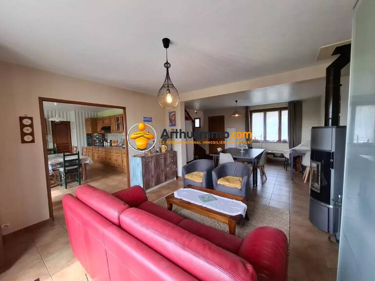 Maison traditionnelle 128 m², sous-sol complet, terrain 2 204 m² — photo 1