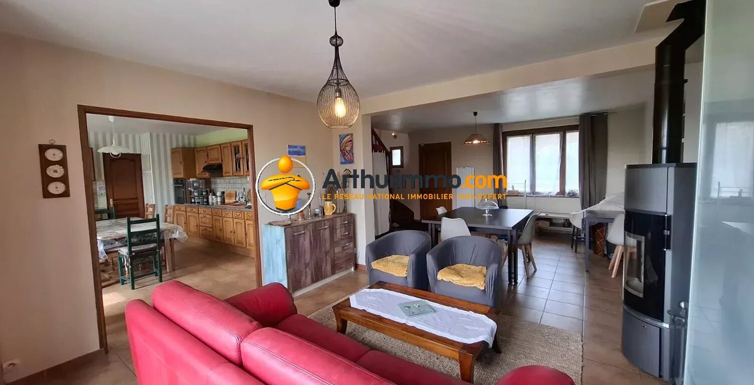 Maison traditionnelle 128 m², sous-sol complet, terrain 2 204 m² — photo 1