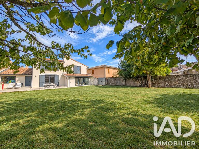 Vente Maison/villa 8 pièces — photo 1