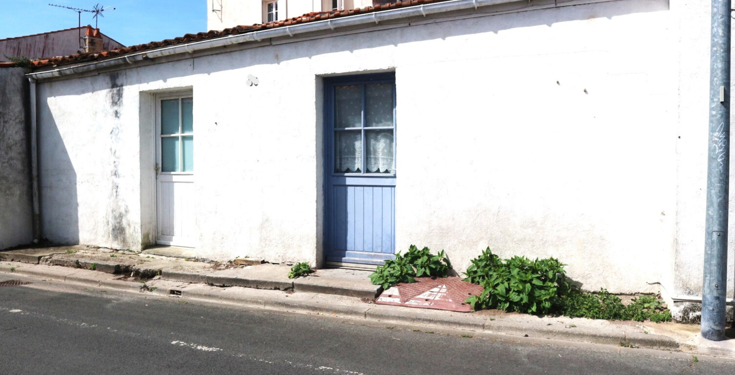 MAISON ANCIENNE A RENOVER DE 48 M2 SUR UN TERRAIN CLOS DE 63 — photo 1