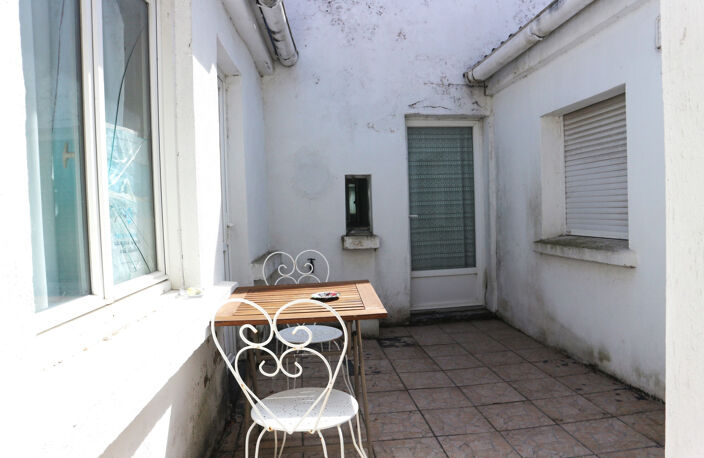 MAISON ANCIENNE A RENOVER DE 48 M2 SUR UN TERRAIN CLOS DE 63 — photo 2
