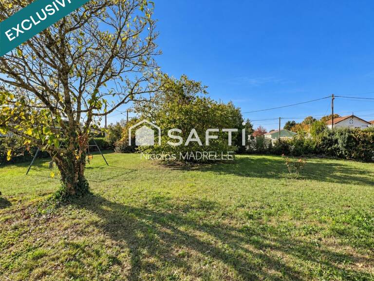 Terrain de 730 m2 - gare TER à pied — photo 1